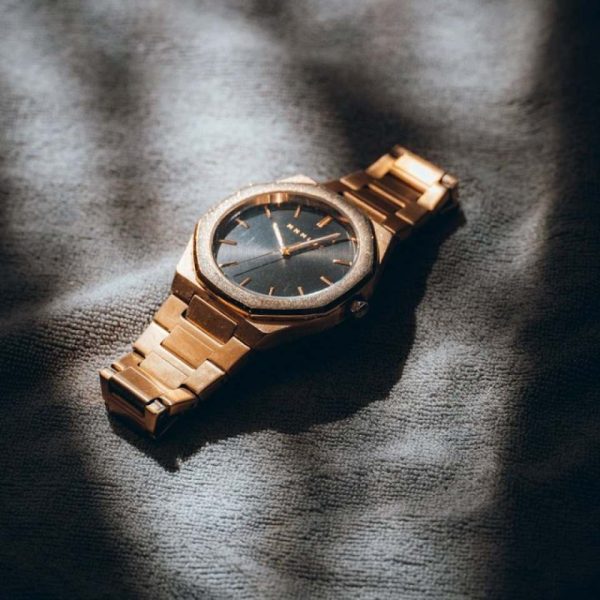 Rose Gold Minimal Watch